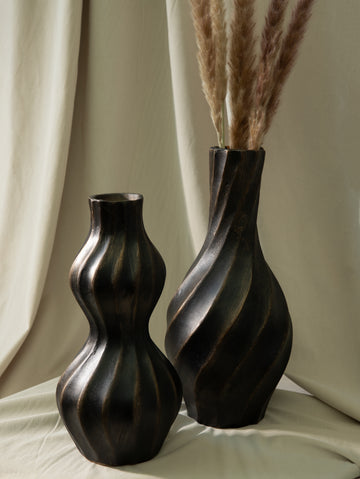 Noir Vases