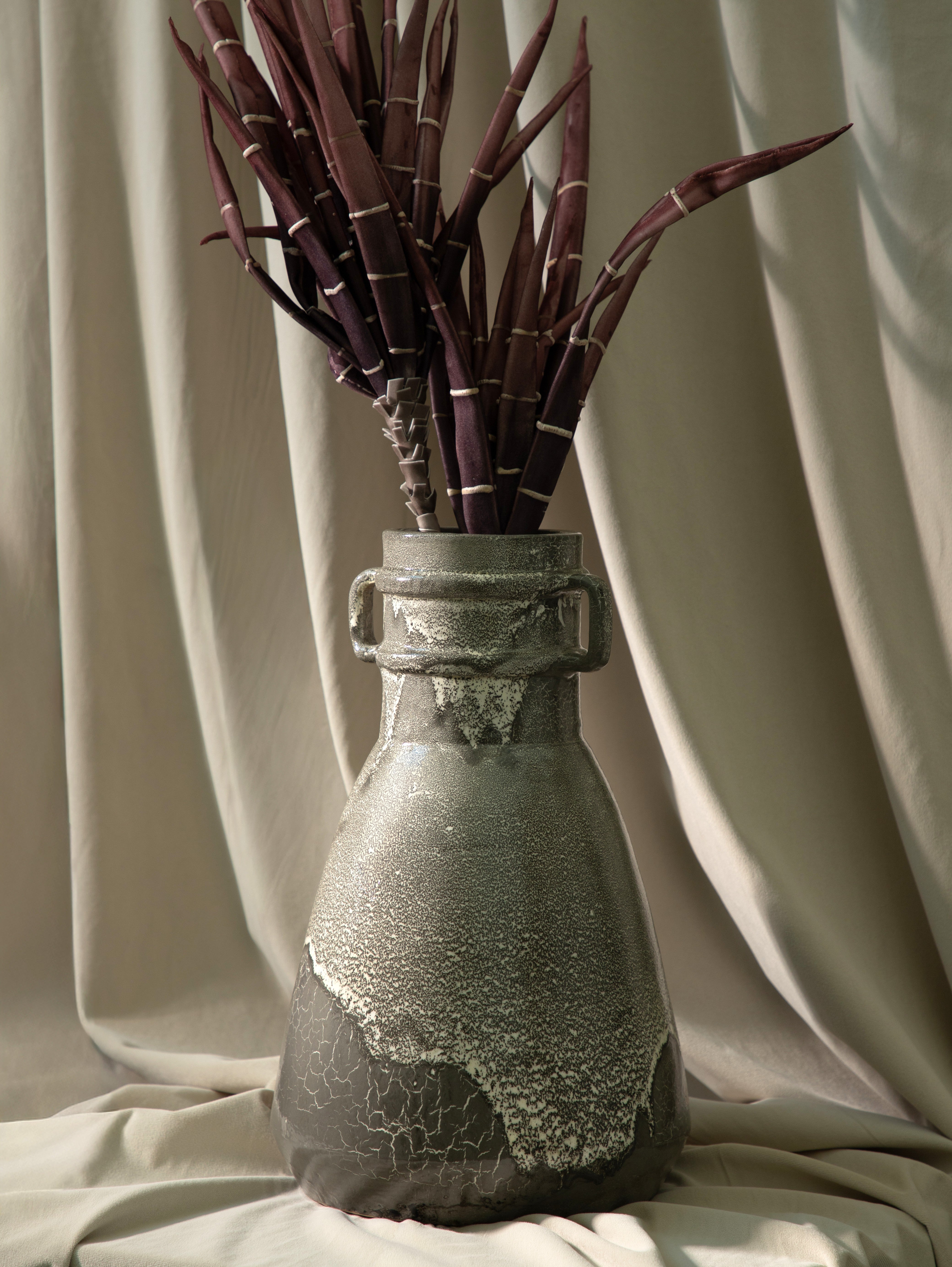 Gravel Vase